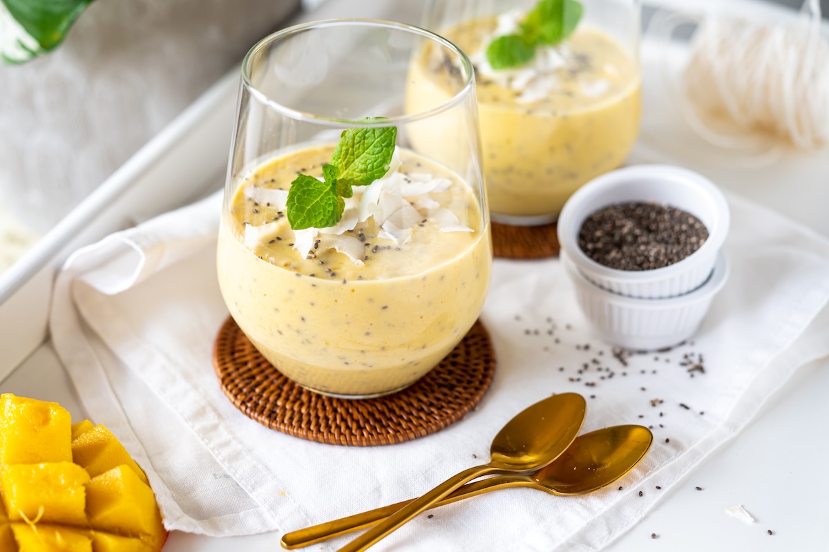 Smoothie à la mangue et aux graines de chia
